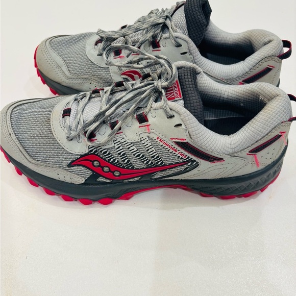 Saucony Gray and Red Trail Sneakers size 10 - Picture 5 of 9